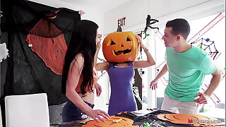Stepmom's Admirer Stucked In Halloween Pumpkin, Stepson Helps Nigh His Beamy Dick! - Tia Cyrus, Johnny
